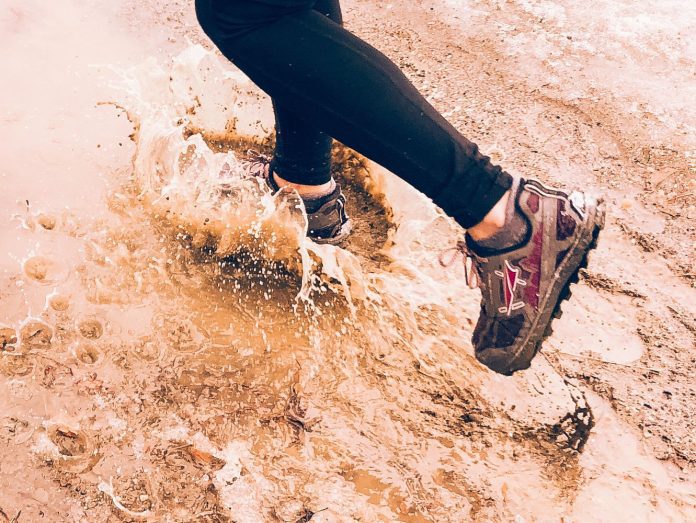 what features make a good waterproof running shoe 4